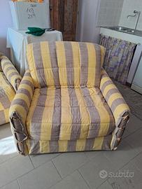 Poltrone e divano letto