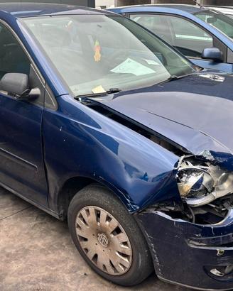VOLKSWAGEN POLO per ricambi usati