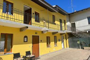 CASA SEMINDIPENDENTE A CARDANO AL CAMPO