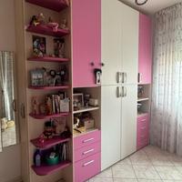 Cameretta bianca e rosa