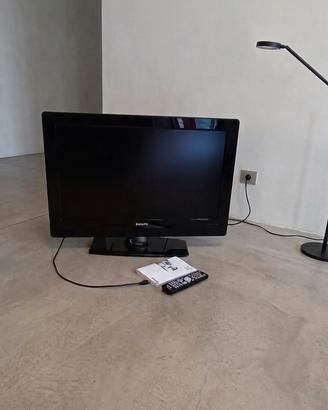 Televisore Philips 32" con telecomando e manuale