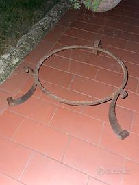 Piedistrallo in ferro