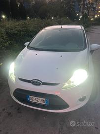FORD FIESTA BENZ/GPL