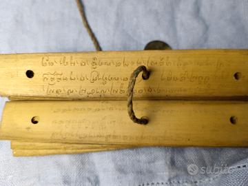 📜 Antico Manoscritto su Foglie di Palma.