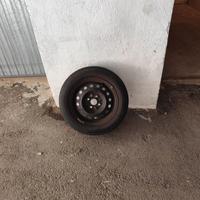 Quattro Copertoni con cerchioni in ferro