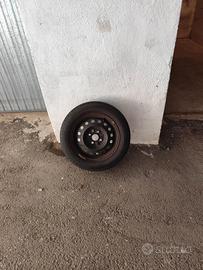 Quattro Copertoni con cerchioni in ferro