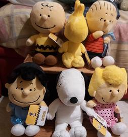 Pupazzi /Peluches collezione peanuts nuova