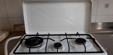 FORNELLO A GAS 3 FUOCHI