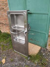 lavandino con miscelatore 