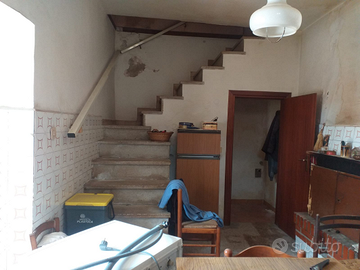 Casa indipendente centro storico con terreno