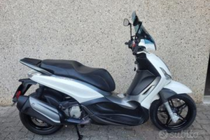 Beverly 350 sport tourer