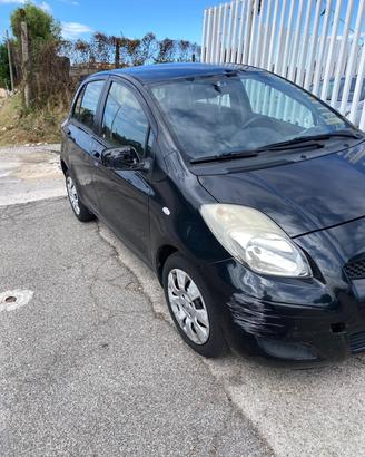 Toyota Yaris 1.0 5 porte