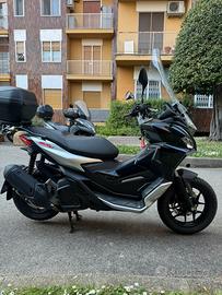 Aprilia SR GT 200