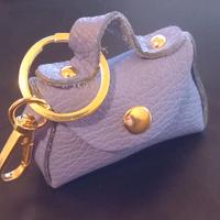 Ciondolo portachiavi Mini borsetta in pelle.