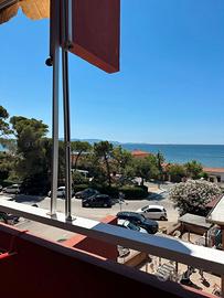 Appartamento con tre camere vista mare Rif. 40