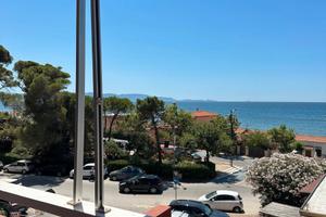 Appartamento con tre camere vista mare Rif. 40