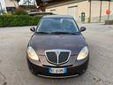lancia-ypsilon-1-2-versus
