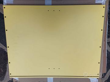 Nuovo fianco per base cucina laccato giallo