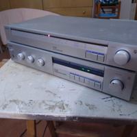 Amplificatore e sintonizzatore radio Philips.