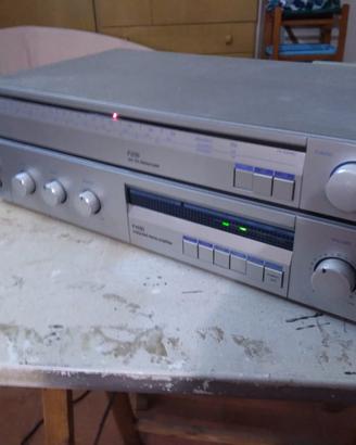 Amplificatore e sintonizzatore radio Philips.