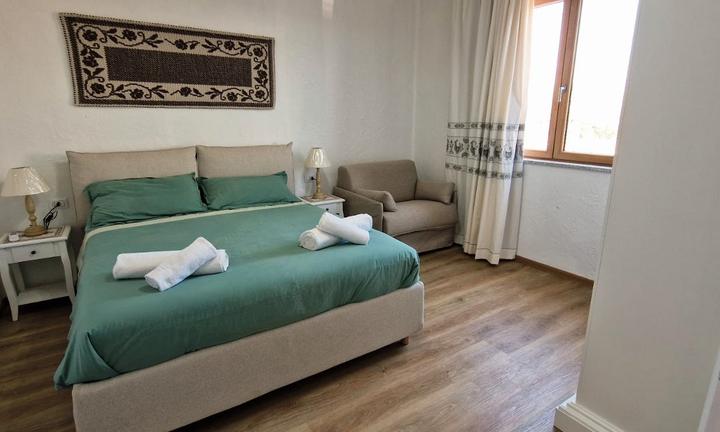 APPARTAMENTO con piscina 5 posti letto