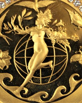 Medaglia in oro e diamanti