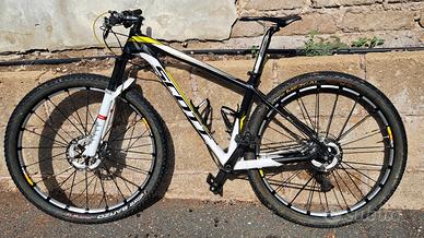 MTB Scott in carbonio peso 10kg taglia M