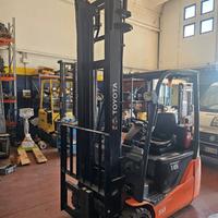 Carrello elevatore elettrico 1600kg Toyota