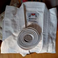 completo giacca, pantaloni  e cintura da judo