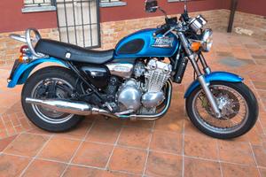 Triumph thunderbird 900