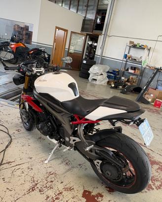 Triumph speed triple r