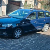 Macchina Dacia Logan