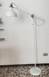 IKEA lampada da terra/lettura