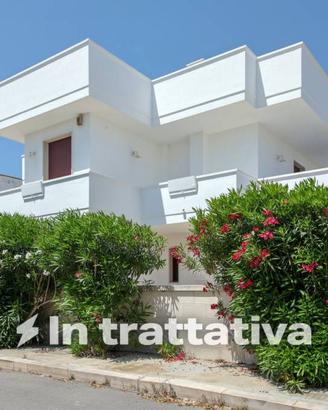 Villa di 270 m² con più di 5 locali e box auto a C