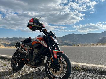 KTM 790 Duke - valuto permuta con turistica - 2019