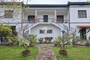 VILLA SINGOLA A VECCHIANO