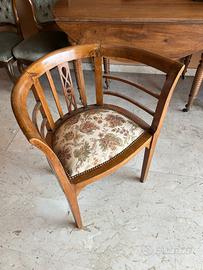 Elegante Sedia a Pozzetto Antica