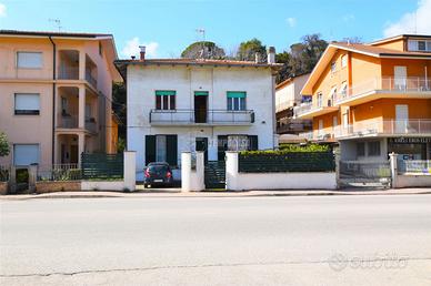 Ingresso indipendente vista mare con mansarda