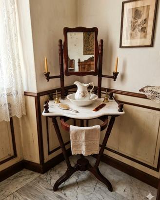 Antica toeletta o mobile lavabo del XIX