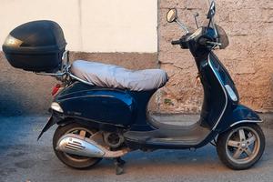 Vespa Piaggio blu