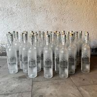 BOTTIGLIE VUOTE DI VODKA BELVEDERE COME DA FOTO