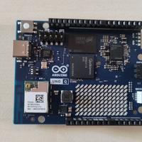 Arduino UNO Q (Nuovo Modello 2025)
