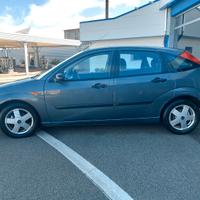 ford focus tdci 115 cv zetec diesel  scambi o