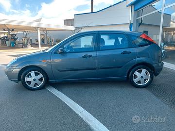 ford focus tdci 115 cv zetec diesel  scambi o