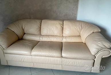 DIVANI IN PELLE BEIGE