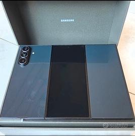 SAMSUNG GALAXY TRIFOLD DA 512