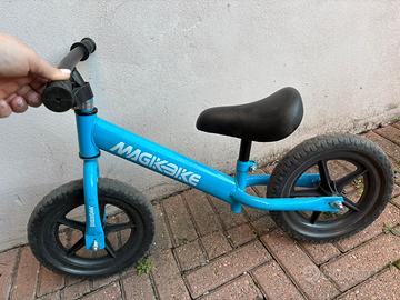 Bicicletta senza pedali