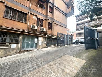 Magliana - capannone artigianale