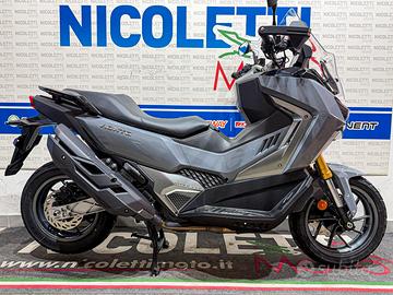 Scooter Sym Adx Tg 400 E5+ Grigio Lucido tua a sol