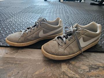 Nike Court Royale Suede Grigio Uomo n.44 (28 cm)